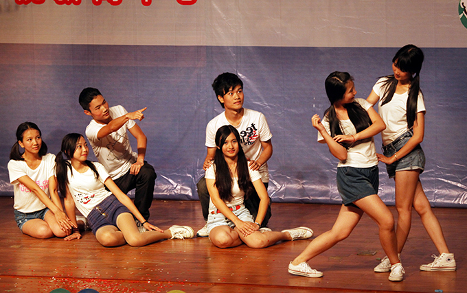 舞蹈《青春狂想曲》