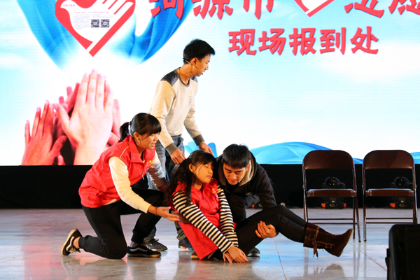 海燕话剧社表演《我是志愿者》