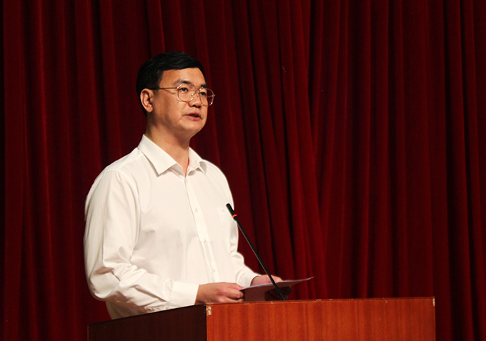 段邦贤书记主持开幕式