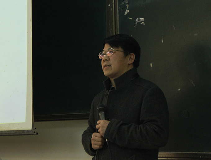 刘安华校长上思政课《中国人要自信》