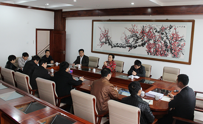 龚佐林主席在调研座谈会现场