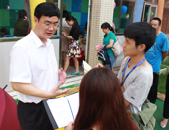 段书记接受采访