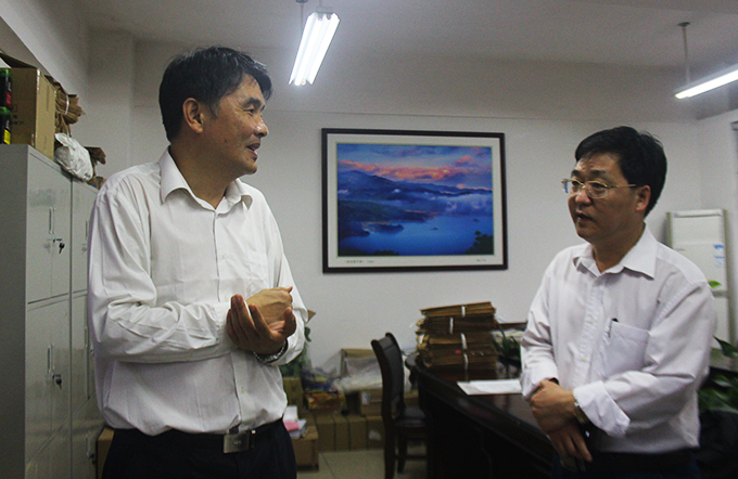 陈德清校长到现场了解情况