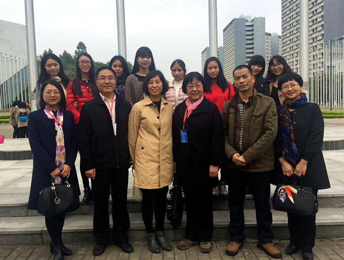 专家、老师和选手合影