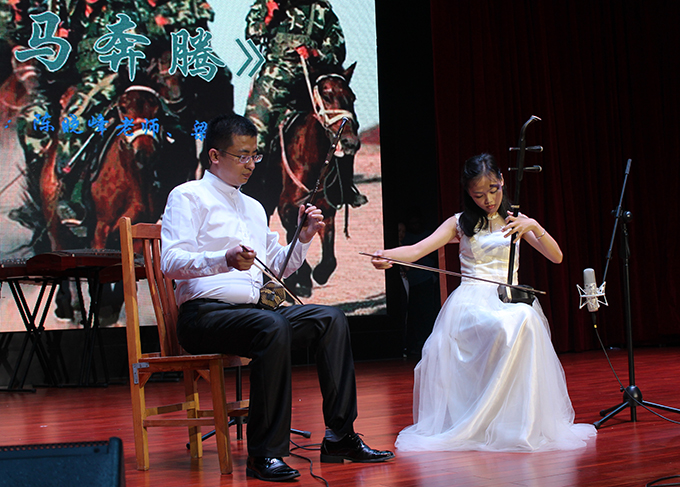 二胡《战马奔腾》