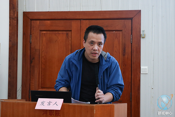 说明: E:\芬\2023.03.02 学校宣传思想文化工作会议 摄影:林汝琦 姜 淋\已处理\黄 舒老师讲话2.jpg