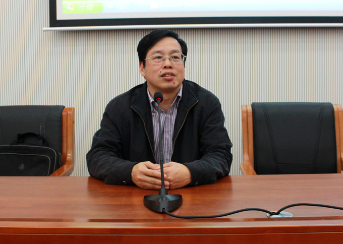 我校党委副书记韦荣提倡新闻写作应“宣传正能量,弘扬社会主义核心价值观”