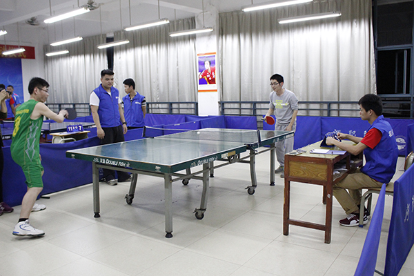 教师参赛选手激烈比拼